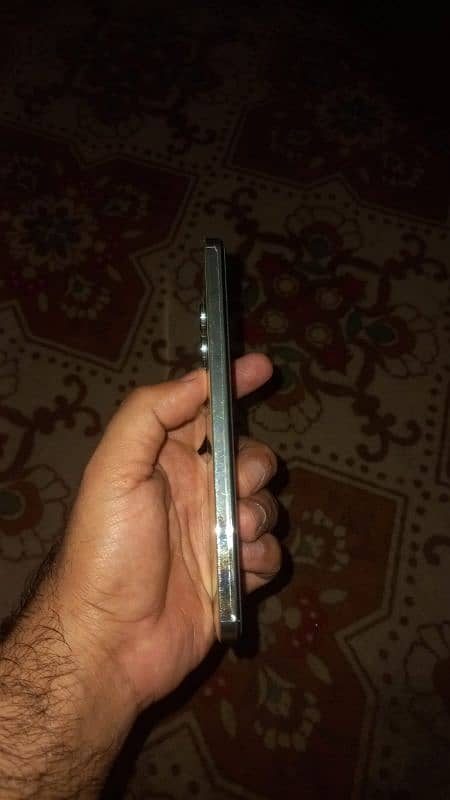 vivo y100,8/128 3