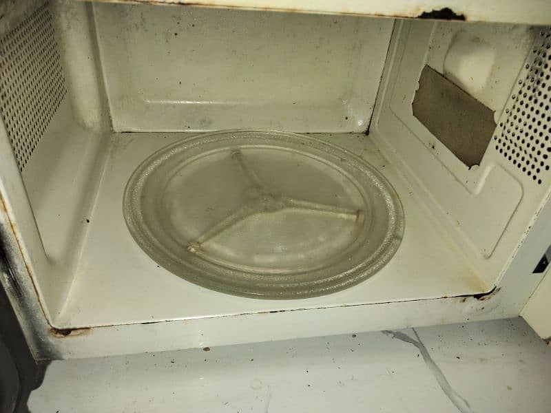 Orient Microwave oven 3