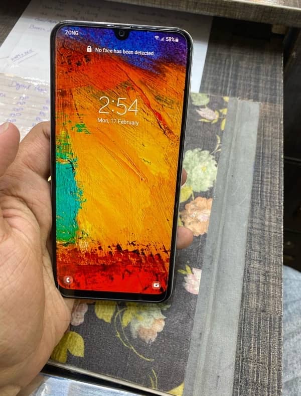 Samsung Galaxy A30 1