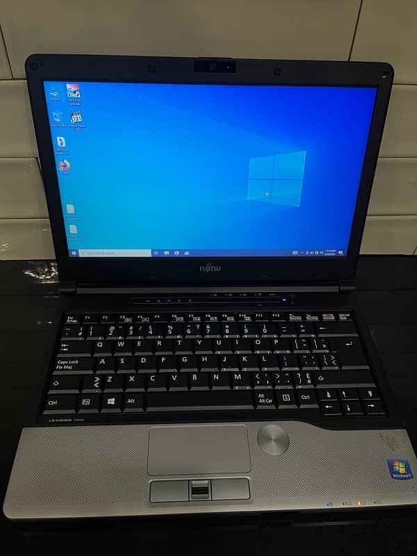 Laptop Fujitsu 1