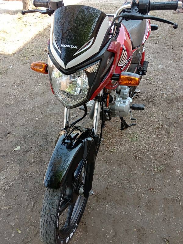 Honda CB 125f 4