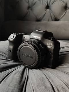 Canon R5 (Only body)