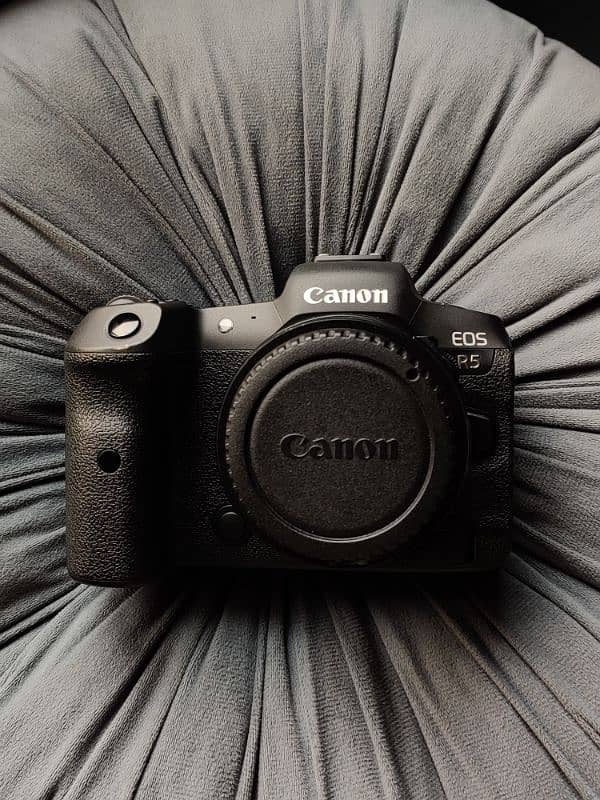 Canon R5 (Only body) 1