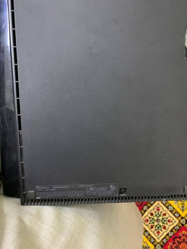 PS 3 super slim for sale. 4