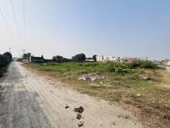 8 Kanal Corner Plot For Farm House Or Residence Available On barki Road Near Foji Foundation