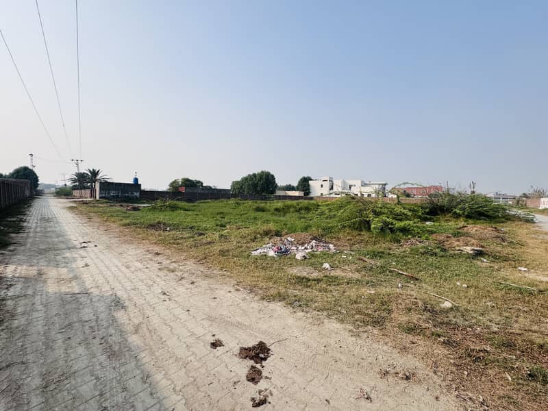 8 Kanal Corner Plot For Farm House Or Residence Available On barki Road Near Foji Foundation 0