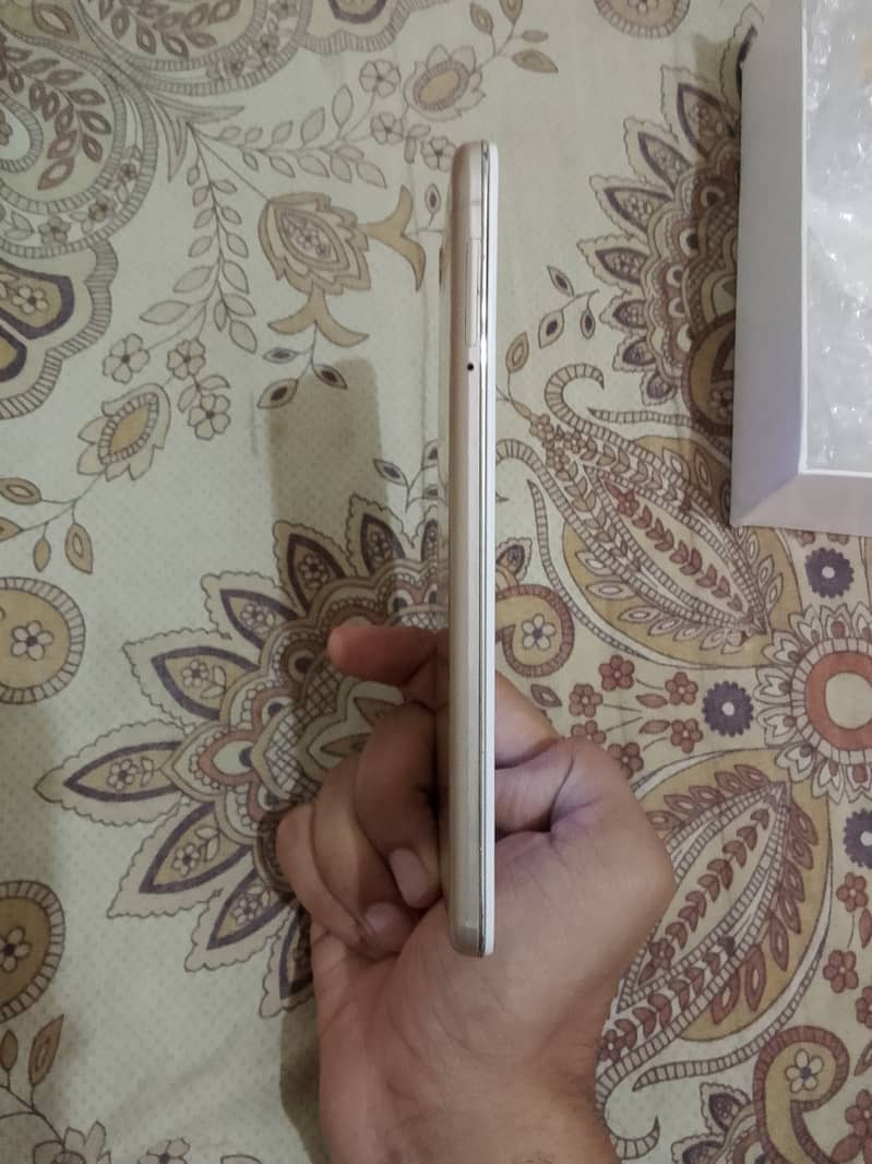 Vivo Y55s (condition is 10/10) 1