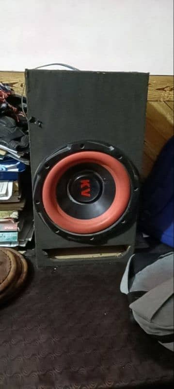 6 inch car woofer with box and two big speakers 1