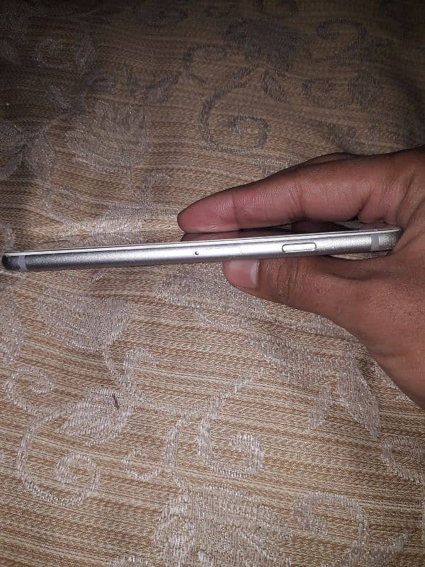 iPhone 6 plus in good condition 3