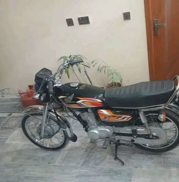 Honda 125 2022 Model Genuine Condition Lahore Registered_ 03278290878_ 3