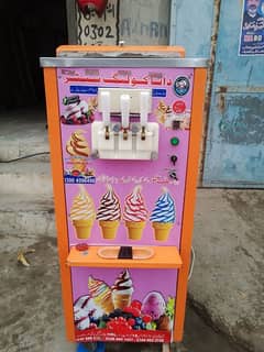 ice cream machine in Good condition