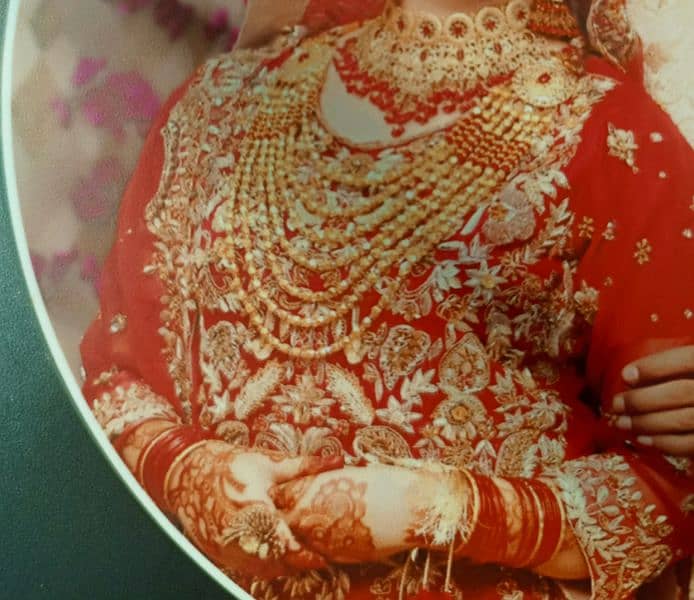 bridal lehenga is in pristine! 0