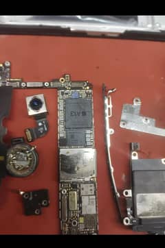 iphone se 2020 motherboard