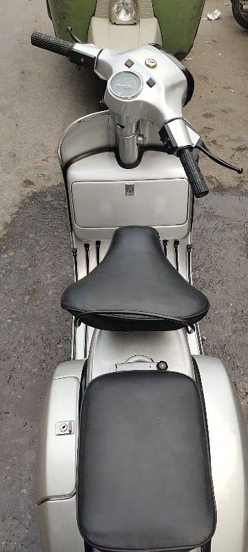 Vespa P150X 1