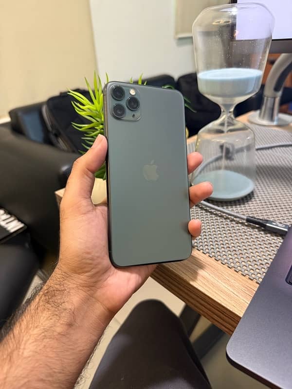 iPhone 11 Pro Max 512gb PTA Approved 5