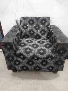 4 seater sofa sent for sale