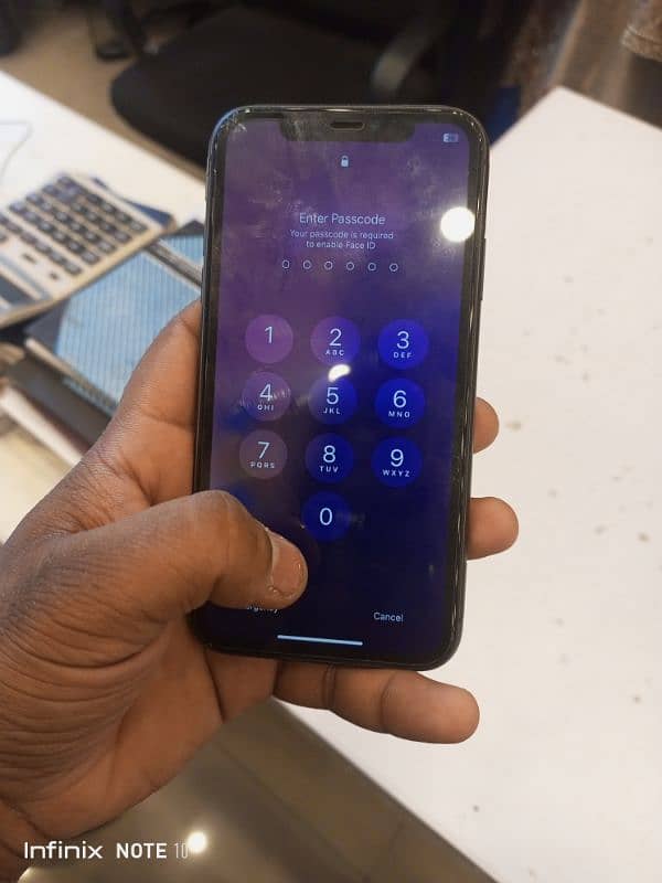 Iphone 11 condition 10/10 2 month sim working 64gb 2