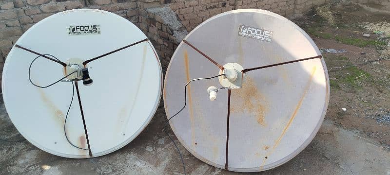 2 dish antenna with 2 small LNB and 2 large LNB FOR SALE 1