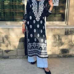 Women's Chikankari Embroidered Linen Kurta-1 Pc, Round Neck, Black