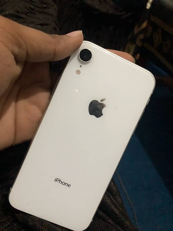 iPhone XR 0