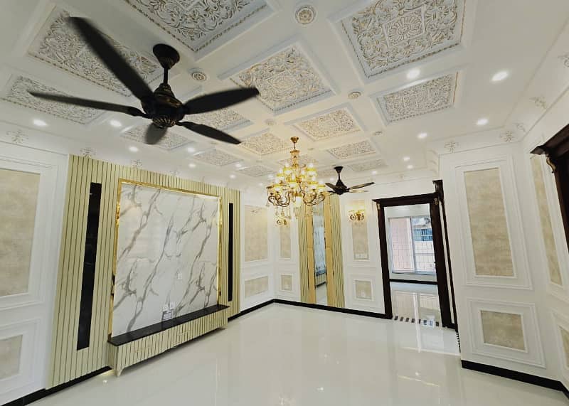 10 Marla Spanish House for sale in Paragon City Lahore 6