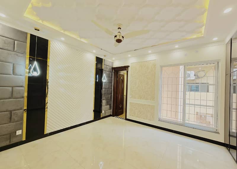 10 Marla Spanish House for sale in Paragon City Lahore 11