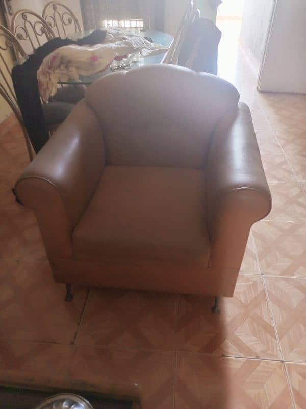 5 seater sofa set h urgent sale 03160306147 5