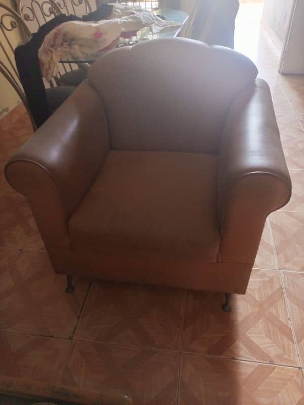 5 seater sofa set h urgent sale 03160306147 6