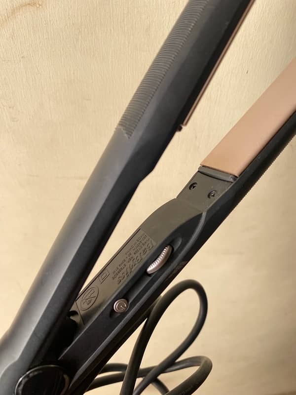 babyliss hair straightener 3