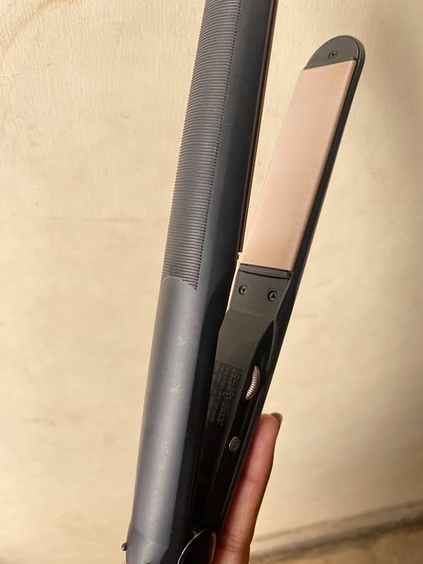 babyliss hair straightener 6