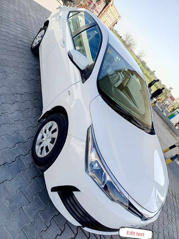 Toyota Corolla GLI 2019/20 super white 3