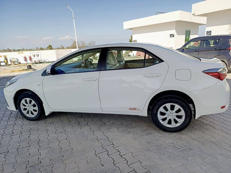 Toyota Corolla GLI 2019/20 super white 6