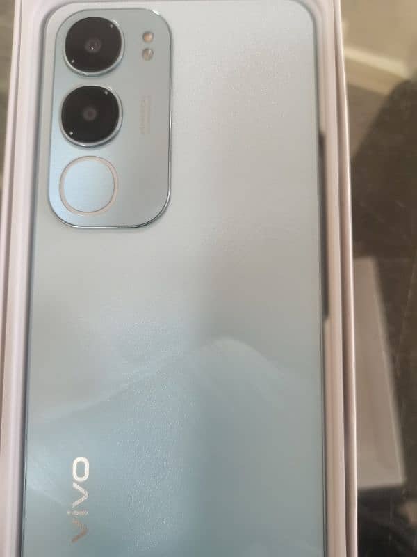 vivo y19s 6GB 128 just box open 1