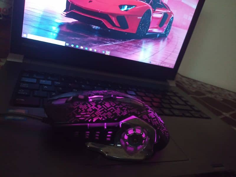 High-Quality RGB Gaming Mouse - Excellent Condition! 1