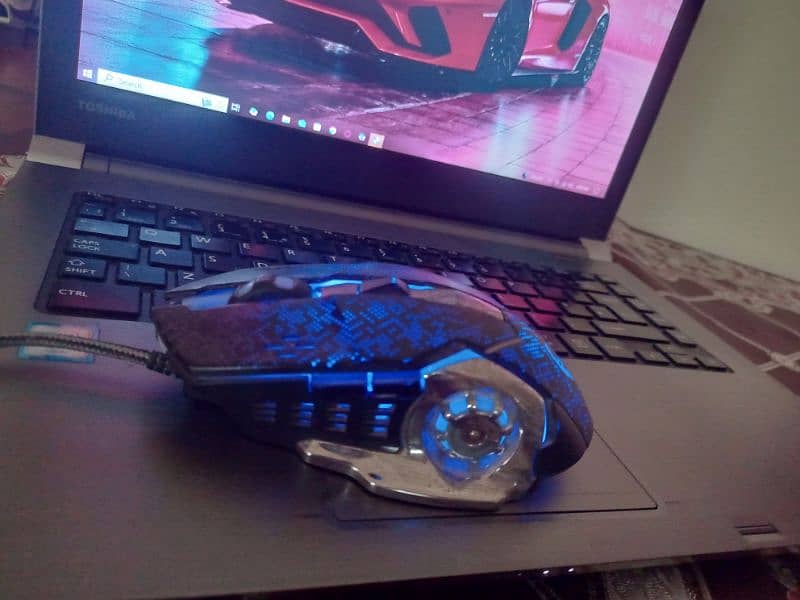 High-Quality RGB Gaming Mouse - Excellent Condition! 2