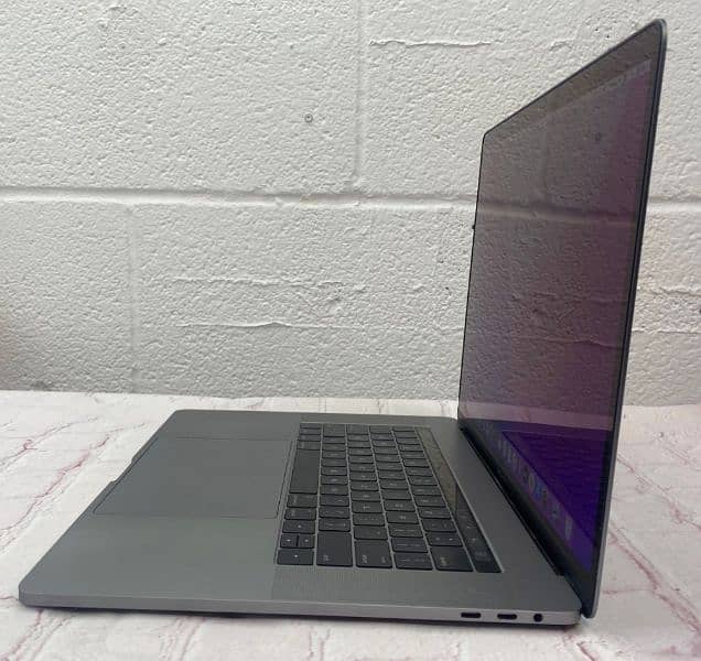 MacBook Pro 15-inch 2019 Core i9 3