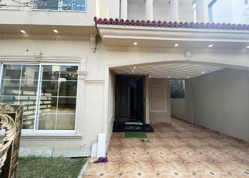 10 Marla Spanish House for sale in Paragon City Lahore 1