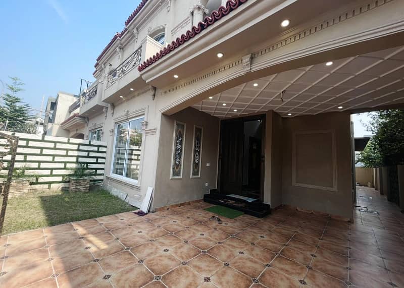 10 Marla Spanish House for sale in Paragon City Lahore 2