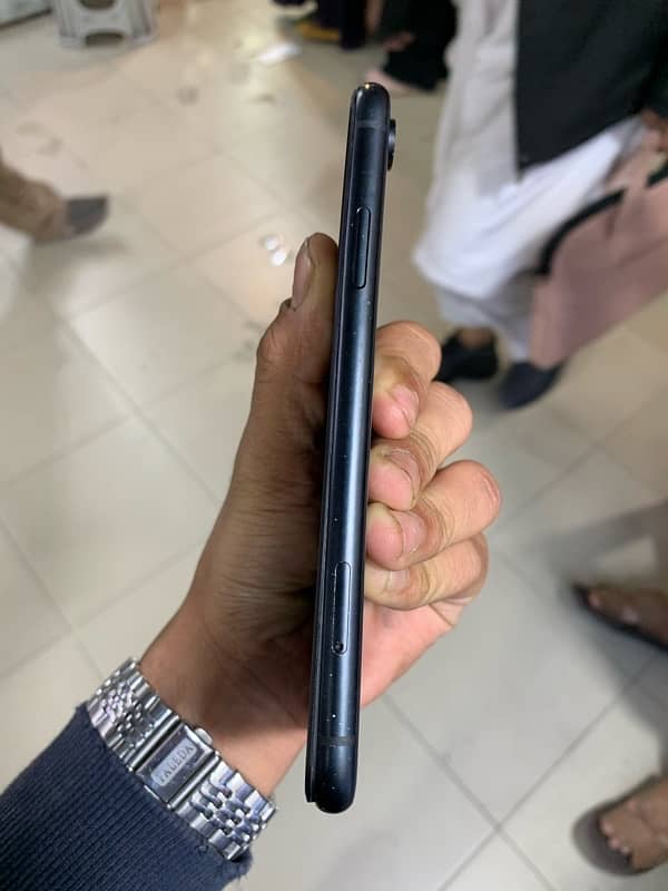 iphone xr official pta 2