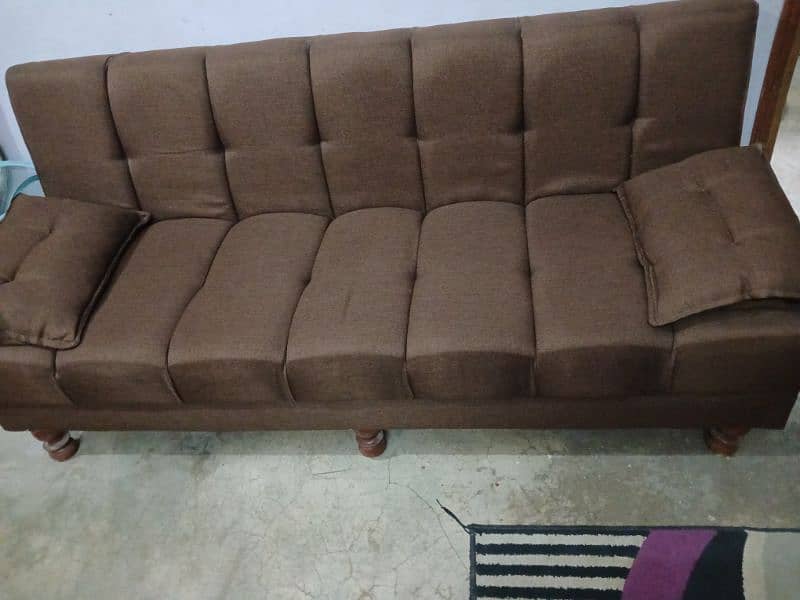 sofa cumbed in new condition 1