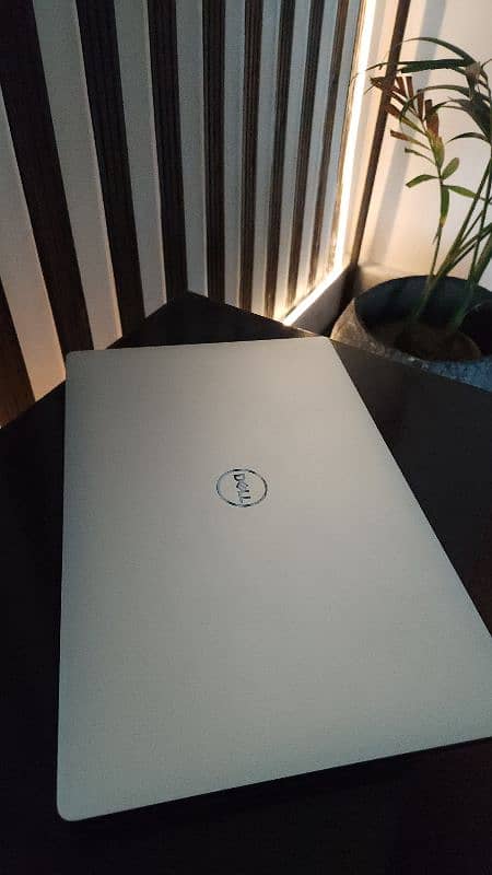 dell precision 5530 | 32 GB RAM | i7 8th Gen| 4gb dedicated Nvidia gpu 3