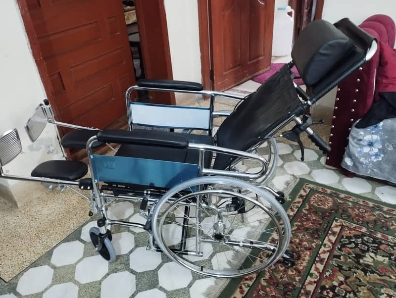 Adjustable wheelchair 0