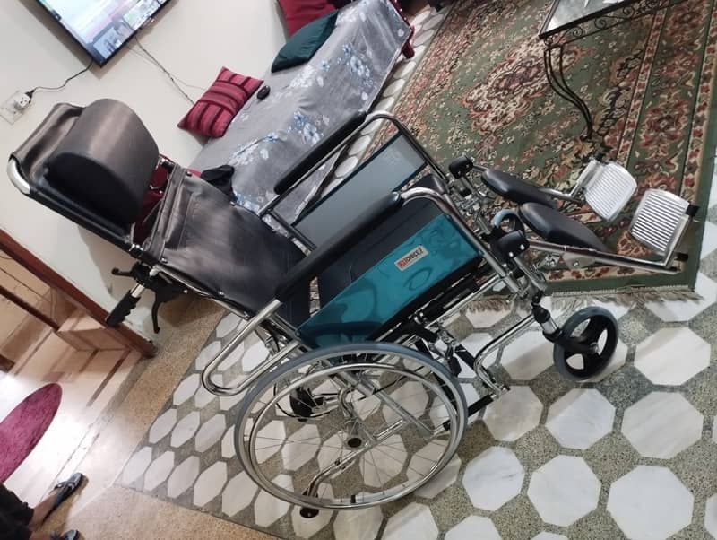 Adjustable wheelchair 3