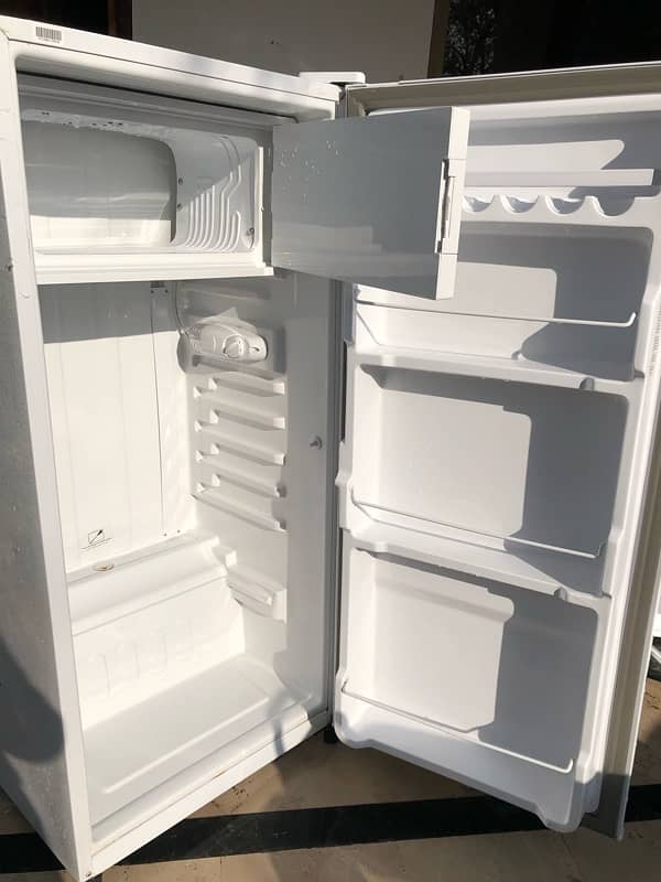 dawlance refrigerator brand new condition. 3