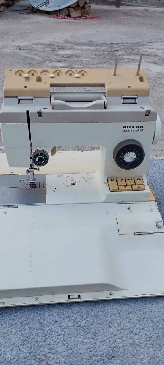 Riccar sewing machine 1