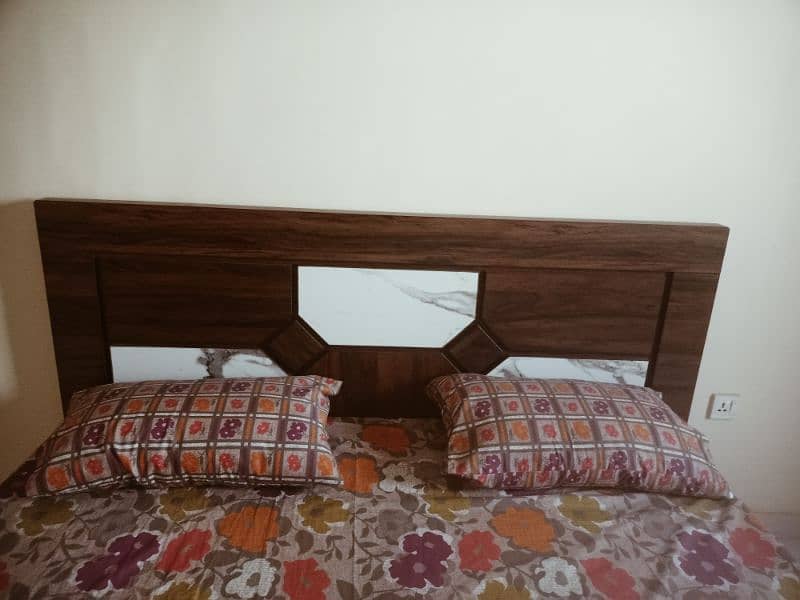 Brand New long with Mattress and dressing table 0