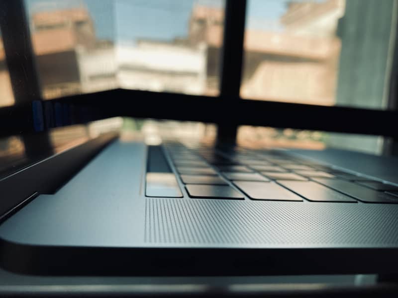 Macbook Pro 15-inch (2019) - i9 | 16 GB | 512 GB  (Original) 3