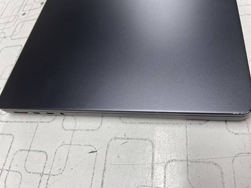 MacBook Pro M3 Pro 18/512GB 3