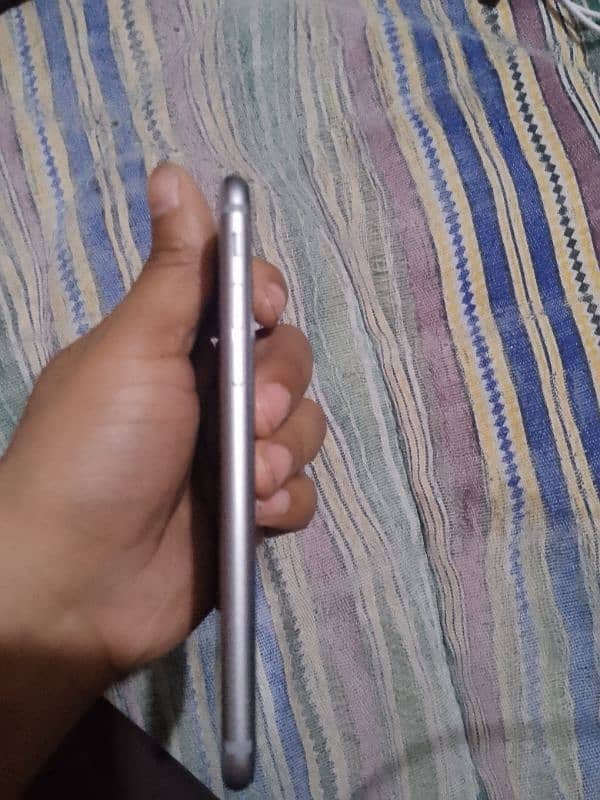 iphone 6 nonPTA  10/10 Rs 6000 2