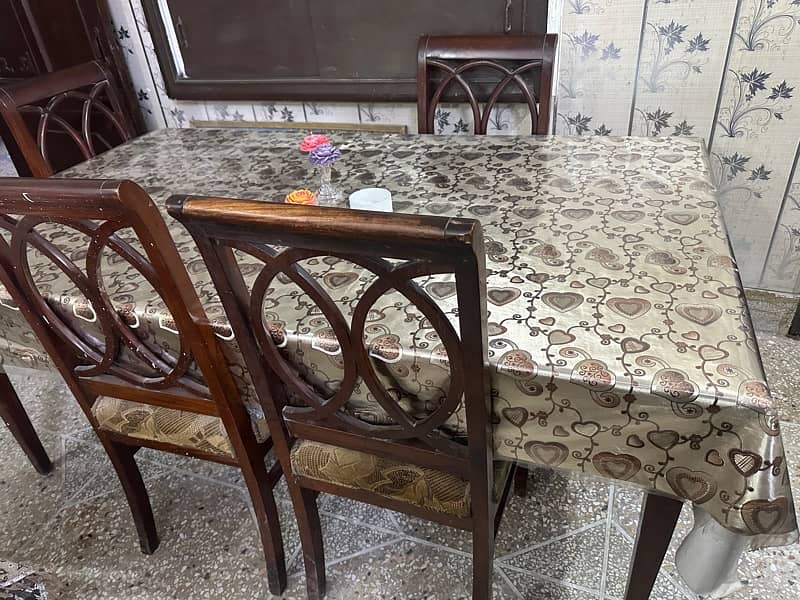 wooden dining table with 5 chairs behtreen condition meh 3